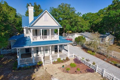 PARADISE FOUND WITH STUNNING VIEWS OF CHOCTAWHATCHEE BAY! This - photo 8