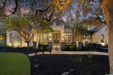House has 6 bedrooms. This includes an attached guest casita - photo 2