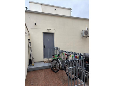 5-Family | Approx. 6.5% Cap Rate | Two Buildings on One Lot Rare - photo 4