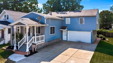 Welcome home to 114 Flohr Avenue! This beautiful 3 bedroom, 2 - photo 1