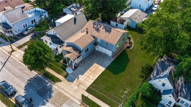 Welcome home to 114 Flohr Avenue! This beautiful 3 bedroom, 2 - photo 3