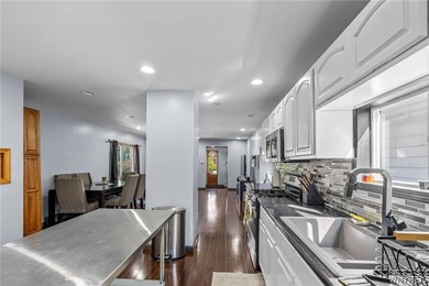 Welcome home to 114 Flohr Avenue! This beautiful 3 bedroom, 2 - photo 7