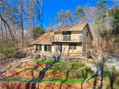 Lake Hartwell Home For Sale in Fair Play South Carolina