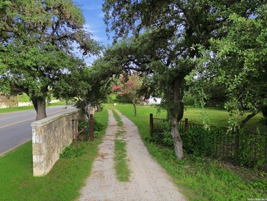 RARE 1-ACRE GEM IN HISTORIC HELOTES - NO HOA! Looking for - photo 5
