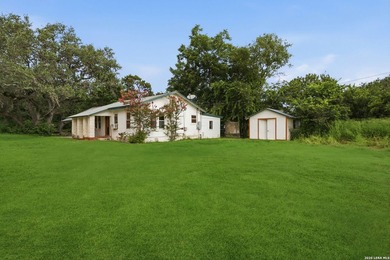 RARE 1-ACRE GEM IN HISTORIC HELOTES - NO HOA! Looking for - photo 9