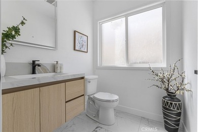 NEW CONSTRUCTION 3 bed, 2.5 bath, three-story townhome with sky - photo 13