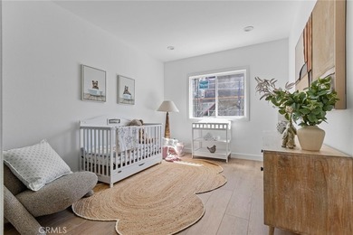 NEW CONSTRUCTION 3 bed, 2.5 bath, three-story townhome with sky - photo 23
