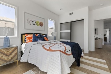 NEW CONSTRUCTION 3 bed, 2.5 bath, three-story townhome with sky - photo 25