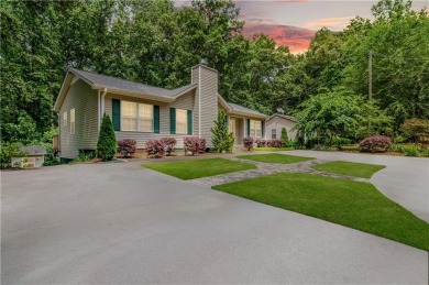 Lake Home For Sale in Lavonia, Georgia