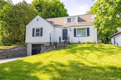 Welcome to 70 Highwood Road, where classic charm meets everyday - photo 2