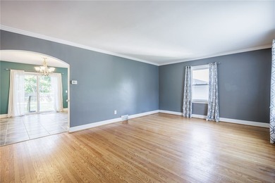 Welcome to 70 Highwood Road, where classic charm meets everyday - photo 5