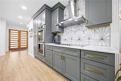 Rare opportunity to own a beautifully updated and meticulously - photo 15