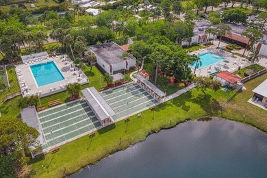 Meticulously maintained home in the much sought after Spanish - photo 32