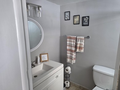 Welcome to this efficient one-bedroom, one-and-a-half-bath - photo 14
