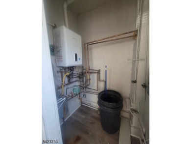 Move-in ready and fully renovated corner home in Atlantic City! - photo 20