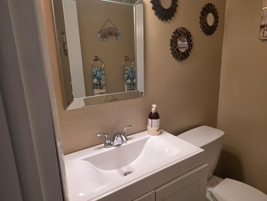 Welcome to this efficient one-bedroom, one-and-a-half-bath - photo 20
