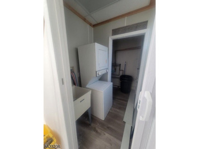 Move-in ready and fully renovated corner home in Atlantic City! - photo 21