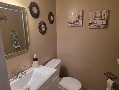 Welcome to this efficient one-bedroom, one-and-a-half-bath - photo 22