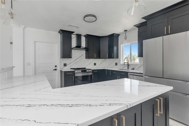 BIG PRICE IMPROVEMENT! Location, Location, Location!! Beautiful - photo 7