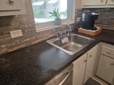 Welcome to this efficient one-bedroom, one-and-a-half-bath - photo 32