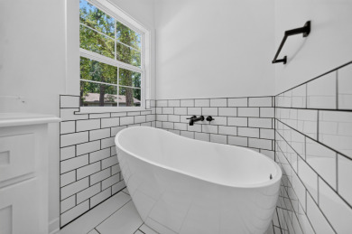 2024 Construction Waterfront Farmhouse - photo 26