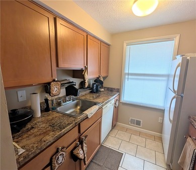 Another Rockin' Rochester Property! Welcome to this - photo 2