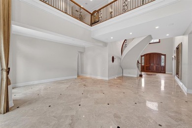 Beyond the gates of Casa Bella, a remarkable lakefront estate - photo 17