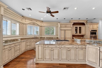 Beyond the gates of Casa Bella, a remarkable lakefront estate - photo 28