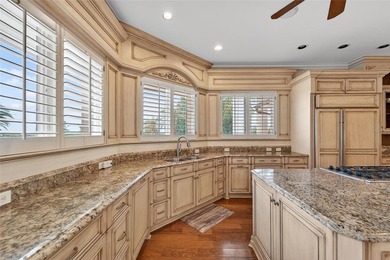 Beyond the gates of Casa Bella, a remarkable lakefront estate - photo 29