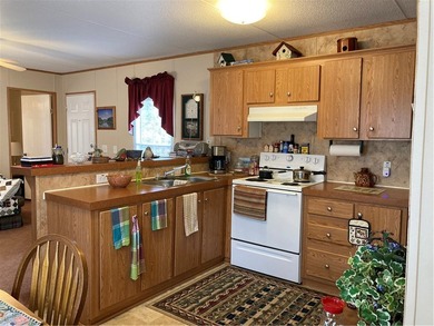 LOOKING FOR AN IMMACULATE MOVE IN GET AWAY FULLY FURNISHED? - photo 4