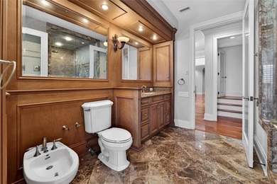 Beyond the gates of Casa Bella, a remarkable lakefront estate - photo 51