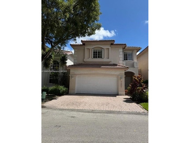 Lake Townhome/Townhouse For Sale in Doral, Florida