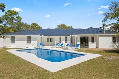 Spacious 4 bedroom, 3 bath ranch-style home with a private pool - photo 3