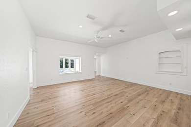 Spacious 4 bedroom, 3 bath ranch-style home with a private pool - photo 7