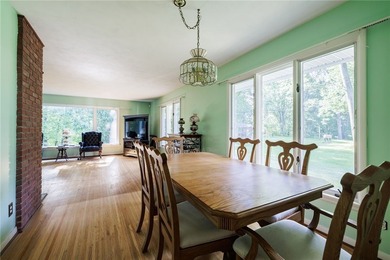 Welcome to the ease of first-floor living!This spacious - photo 11