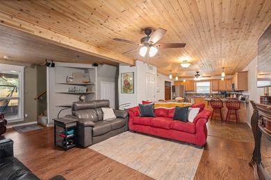 Lake Front Home on Cedar Creek Lake. Great size for all the - photo 15