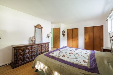 Welcome to the ease of first-floor living!This spacious - photo 18
