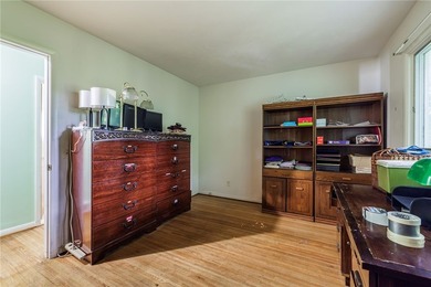 Welcome to the ease of first-floor living!This spacious - photo 22