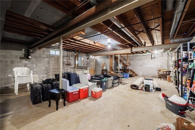 Welcome to the ease of first-floor living!This spacious - photo 25