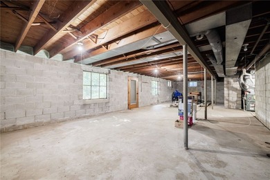 Welcome to the ease of first-floor living!This spacious - photo 26