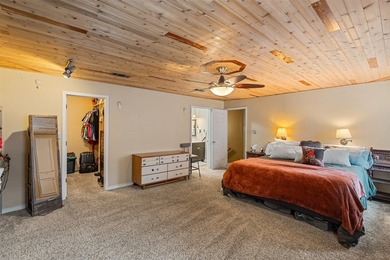 Lake Front Home on Cedar Creek Lake. Great size for all the - photo 26
