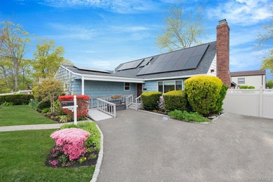 This is the kind of home that gives you options from the moment - photo 1