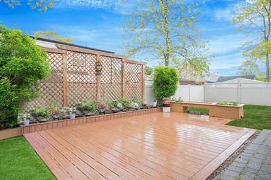This is the kind of home that gives you options from the moment - photo 6