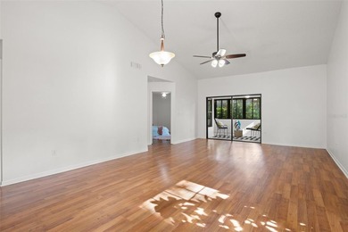 Location, Location, Location and pet friendly. Spacious and - photo 9
