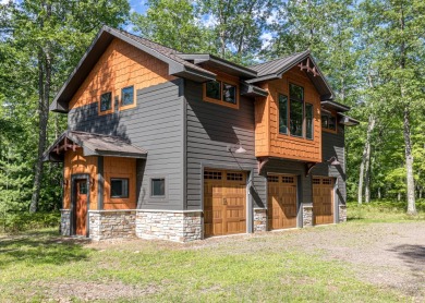 Blue Lake Home For Sale in Minocqua Wisconsin