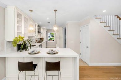 Located in the heart of Lake Success, this elegantly sun - photo 5