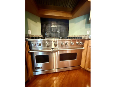 This gorgeous 5 bedroom, 3.5 bath home with a bonus room offers - photo 20