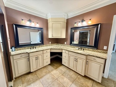 This gorgeous 5 bedroom, 3.5 bath home with a bonus room offers - photo 28