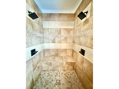 This gorgeous 5 bedroom, 3.5 bath home with a bonus room offers - photo 32