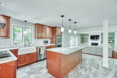 Welcome to this absolutely stunning, meticulously maintained - photo 7